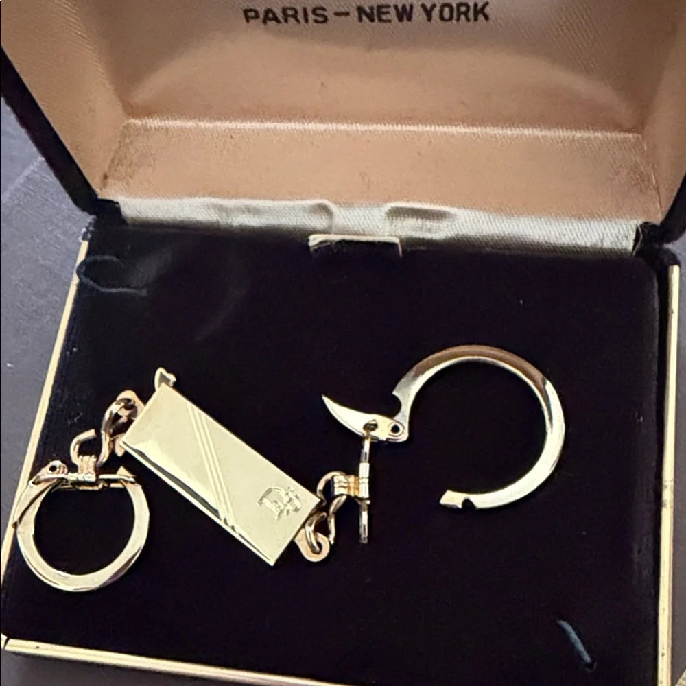 Dior Gold Keychain - Picture 7 of 7